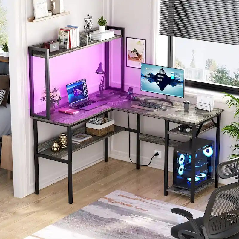 Scrivania angolare a L per computer con alzata e ripiani contenitori, tavolo da gaming ad angolo con luci LED