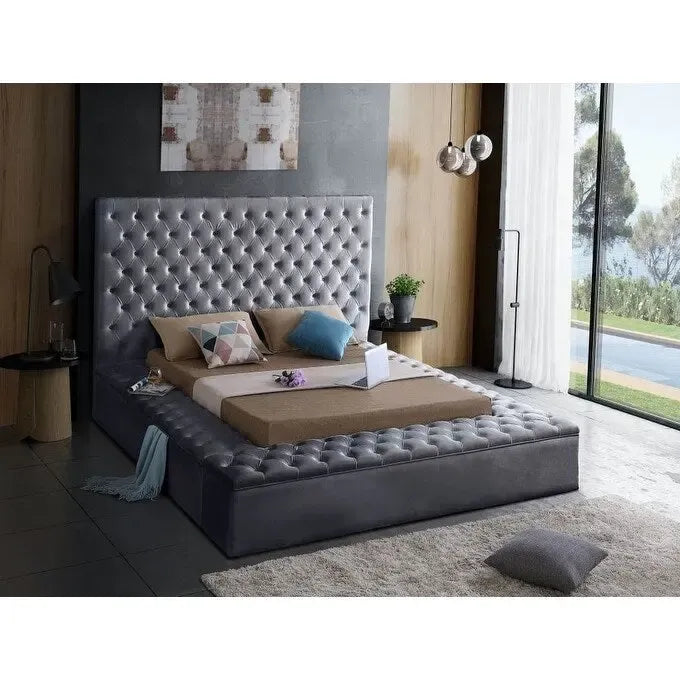 Struttura letto a livello del pavimento in velluto trapuntato con contenitore