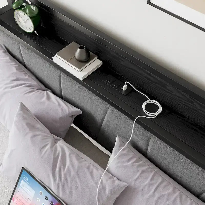 Letto matrimoniale queen size con struttura a piattaforma, testiera con contenitore, stazione di ricarica e porte USB, facile da montare